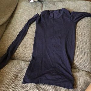 Lululemon swiftly tech in plum.